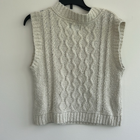 Pink Rose super soft polyester Vneck cropped vest Size Small - Picture 4 of 5